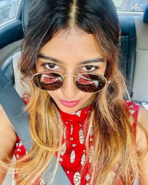 Reshma Nair Instagram - Buckle up, it’s selfie time! 
1, 2, 3 or 4? 📸

#cruisin #adventure #carselfie #rideinstyle #roadtripping #traveldiaries #joyride #wanderlust
