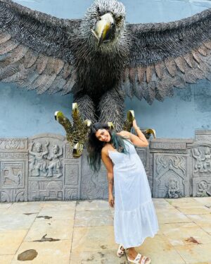 Reshma Nair Instagram - Wings of freedom 🦅

#munnar #munnardiaries #thegrandcliffmunnar #girls #girlstrip #peaceful #flyhigh