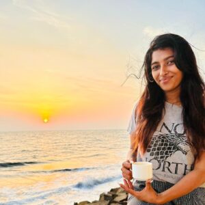 Reshma Nair Instagram - Pour me a sunset and I promise to drink with you forever 🌅🥃👫🫰🏻✨
