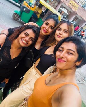 Reshma Nair Instagram - Good food, great friends and endless fun 🏙️🎉👯‍♀️🍕🌆

#weekend #bangalore #getaway