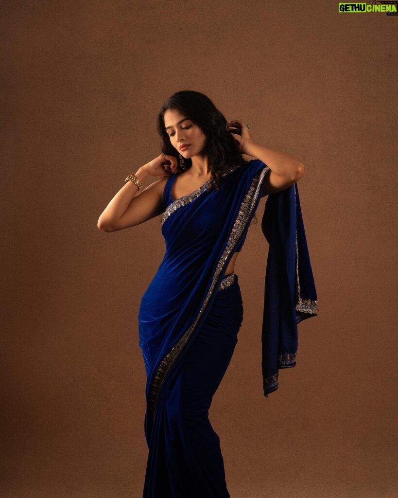 Reshma Venkatesh Instagram - 🧿 📸 : @gowtham__rajendran ❣️ Styled by : @indu_ig 🌸 Wearing : @yaradesigners🪻 Makeup by : @kaviyaartistry_off 💄 Jewelry : @fineshinejewels 💍 Organised by : @arunprajeethm 💫