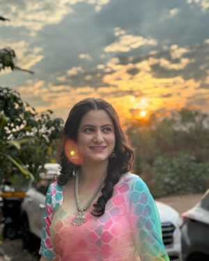 Revati Lele Instagram - Ye mausam ka jaadu hai mitwa 🌧️

📸 @gandhar_kharpudikar_