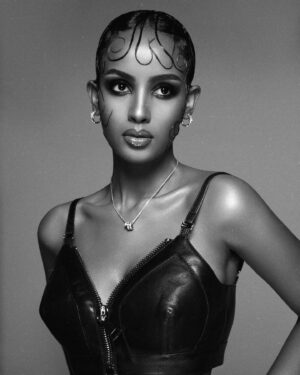 Rgat Afewerki Ybrah Instagram - Serving looks. Feeling grateful. Good vibes too.

@bulgari  jewelry 🤩
@alexandermcqueen 
@touch_by_marzel love you 😘 💄 
@fetil_picture 📸 🙌
@be_ewnetu  hair style 🙌

#bulgarijewelry #bulgria 
#photography #alexandermcqueen #alexandermqueenphotoshoot #makeuptoch_by_marzel #mikiphotography #photomodel