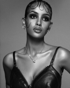 Rgat Afewerki Ybrah Instagram - Serving looks. Feeling grateful. Good vibes too.

@bulgari  jewelry 🤩
@alexandermcqueen 
@touch_by_marzel love you 😘 💄 
@fetil_picture 📸 🙌
@be_ewnetu  hair style 🙌

#bulgarijewelry #bulgria 
#photography #alexandermcqueen #alexandermqueenphotoshoot #makeuptoch_by_marzel #mikiphotography #photomodel