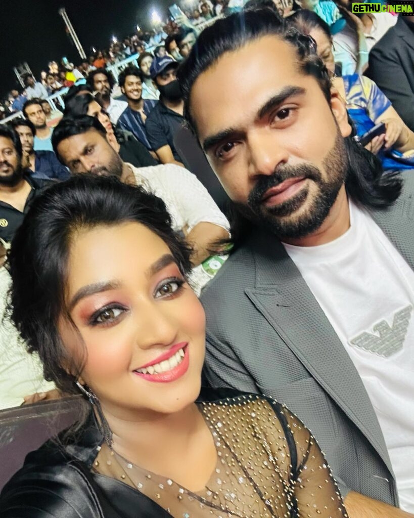 Rhema Ashok Instagram - Is this real!???? 🥹🥹🥹 Literally i had no words to write up how i felt at this moment when i saw this man near me 🥹🙈 @silambarasantrofficial truly a fan girl moment 🫶🏻 More than onscreen, I personally love what he is and that’s how i became a die hard fan of you. Not only me, my whole family :)🤌🏻 In your ups and downs, as a true fan we’ll always there to support you @silambarasantrofficial sir ♥️ I’m not crying 🥹🙈 Just love! Only love from yours truly - forever fan 🫶🏻