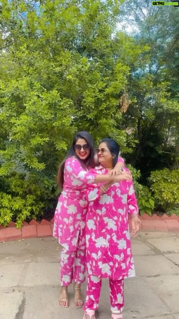 Rhema Ashok Instagram - Mother’s Day Transition incoming 😍♥️ To my Queen, For all the times that l forgot to Thank you for all the special little things you do for all the words that sometimes go unspoken :) I need to say “1 love you, mom. I do. I love you for the way you stop and listen and for your support throughout the years, for teaching me the meaning of compassion and sharing in my trumphs and my Tears 🫂 and if, at time I may have seemed ungrateful, I want to say I truly hope you see that nothing you have done has been forgotten ♥️♥️♥️ and day by day, you mean more to me” MUMMY “You deserve all the nice things your heart desires.” “The values you taught inspire me to keep going.” “I am so proud and glad to call you my mom.” And i love you so much mumma 🫂♥️ HAPPY MOTHER’s DAY MY QUEEN. Wearing: @elegant_fashion2617 Thankyou so much for sending these beautiful twining outfits. I just loved the quality and I’ve received it as it is what i saw in picture♥️ Do check @elegant_fashion2617 and pick your favourite 🫶🏻