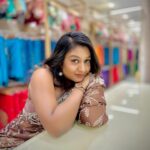 Rhema Ashok Instagram - கண்ணழகே!! பேரழகே!! பெண் அழகே!! என்னழகே!! 🦋♥️ Thankyou mumma for this beautiful watch 🫂 You know how much i love to wear watch! And you gifted me the best one :) i love you for not letting my face go sad. You’re the best 🥹😘 #fasttrackwatch #newlaunch #eastergift Mua: @miss_pretty_makeoverartist Wearing: @lithas_rentals