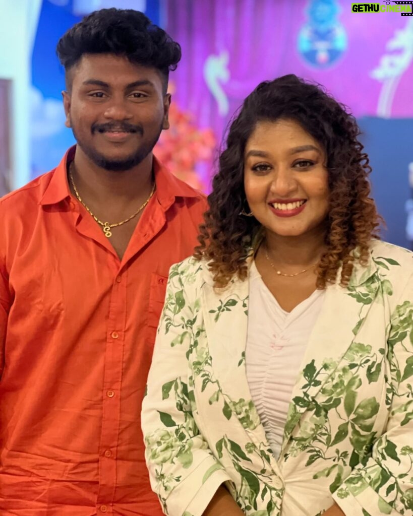 Rhema Ashok Instagram - Had a Great Eving With The Most talented - @rhema_ashok 🫶🏻❤️ . Unga Seminar Aprm Enakey Makeup maela oru intrest vanthutu mam apd bore adikama easy ya intresting ya soli kuduthinga , Happy To be part Of Your RBA ❤️ wish you all the best Mam From #jesufamily