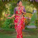 Rhema Ashok Instagram - என் வீட்டுத் தோட்டத்தில் பூவெல்லாம் கேட்டுப்பார்! என் நெஞ்சைச் சொல்லுமே! 🦋♥️ Favourite set of pictures from my recent shoot :) Mua: @vims_makeover Wearing: @frontiers_fashion_lounge Jewellery: @shimmabridalcollection Dop: @jaihindh_photography Location: @iconiicfilmcity