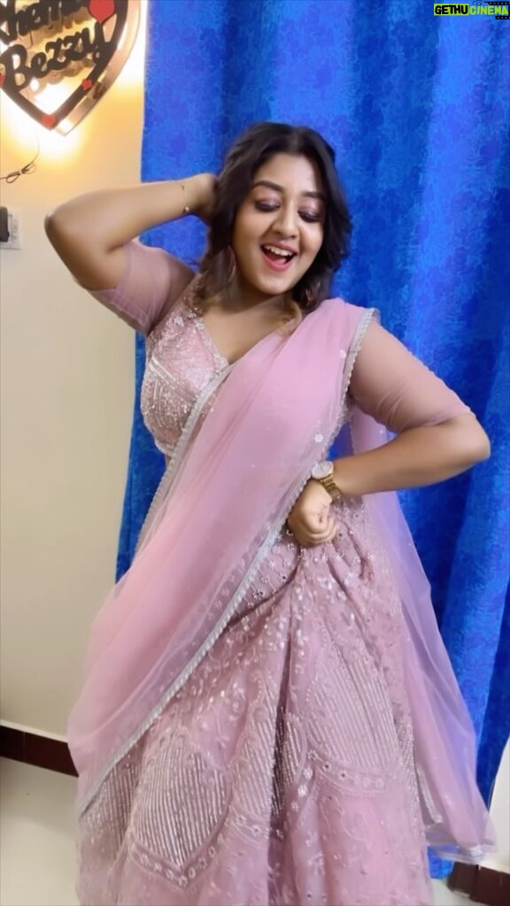 Rhema Ashok Instagram - In the world full of people who loves to be “zero size” here I’m loving my “திம்சு கட்டை” chubby size 🔥🤟🏻 Mua: @miss_pretty_makeoverartist Hairstylist: @spotlessglow_011 Wearing: @lithas_rentals