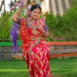 Rhema Ashok Instagram - என் வீட்டுத் தோட்டத்தில் பூவெல்லாம் கேட்டுப்பார்! என் நெஞ்சைச் சொல்லுமே! 🦋♥️ Favourite set of pictures from my recent shoot :) Mua: @vims_makeover Wearing: @frontiers_fashion_lounge Jewellery: @shimmabridalcollection Dop: @jaihindh_photography Location: @iconiicfilmcity