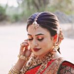 Rhema Ashok Instagram - Iconic muhurtham look created on our ONE DAY BRIDE & GROOM MAKEUP SEMINAR - THIRUNELVELI ♥️ Sweat proof and advanced techniques along with my tricks and tips, i showcased this iconic MUHURTHAM look! Stay tuned for our upcoming seminar 🫶🏻 To know more : 7339065363 #rhemasbellezzaatelier™️ ✨ Tutor: @rhema_ashok Celebrity model: @farina_azad_official Wearing: @lithas_rentals Jewellery: @taj_gold_covering Hairstylist & draping : @miss_pretty_makeoverartist Dop: @bumblebee.studio_ Flower: @lsquarebridalflowerdesigner