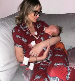 Rhian Sugden Instagram - 𝐒𝐚𝐦𝐞𝐬𝐢𝐞𝐬!♥️

Matching pjammies from @zipsterbaby 🦓 - HOW CUTE!! 

#boymum #babyboy #mylittlepotato #mumandme