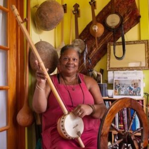 Rhiannon Giddens Instagram - I couldn’t have said any of this article any better.  It’s a REALLY great breakdown of some of the history that #CowboyCarter rests on - thank you @teenvogue for your scholarship and journalism! Link in stories!

p.s. and that’s Dena Ross Jennings, who was Black Banjo Renaissance #21 :)