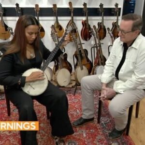 Rhiannon Giddens Instagram - Folk artist @rhiannongiddens plays banjo on Beyoncé’s new single, “Texas Hold ’Em.”

Through her music, Giddens highlights the banjo’s unsung Black history. Last year, she sat down with @anthonymasoncbs for an in-depth interview.