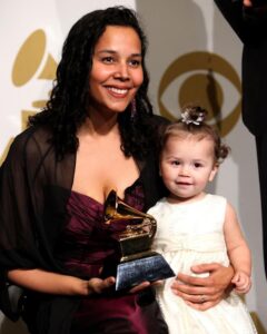 Actress Rhiannon Giddens HD Instagram Photos and Wallpapers August 2024