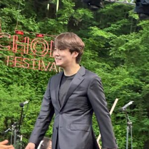 Rho Hee-young Instagram - 꿈을 꾼듯 행복했던  #계촌클래식축제 
#현대차정몽구재단 주최하고, 한국예술종합학교(총장 김대대진) 주관하는 평창의 벌써 10년째가된 
제10회 계촌 클래식 축제, 일상 속 문화 확산 프로젝트 사업 #예술마을 프로젝트
👏👏👏👏👍👍👍👏👏❤️❤️❤️❤️
TKS TO @kisskinceo @dlfwlrla 초대해 주셔서 넘넘넘감사👍👍👍👍❤️👏❤️
세계적인 피아니스트 조성진과 지난해 경기필하모닉 오케스트라 예술감독으로 본격적인 지휘자로의 행보를 시작한 #김선욱피아니스트 의 만남~~~^^
젊은 두 거장의 첫 호흡을 녹음푸르른 전원에서 돗자리앉아 이런멋진공연을 바로코앞에서 마주앉아 보게되다니..!!!!!비현실적 감동😵😵😵
👏👏👏👏👍👍👏👍👍👍👍👍👍❤️❤️❤️❤️❤️❤️❤️❤️❤️❤️❤️❤️❤️
뉴욕 카네기홀연주때 만나 식사도 했던~~
#조성진피아니스트 다시뵈어 너무너무 반가웠고 너무멋진 공연.감동감동.이었어요~~~^^