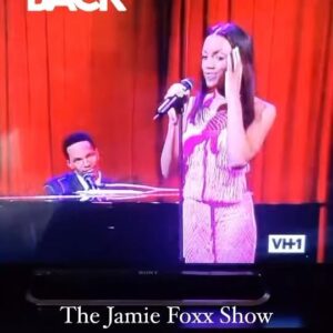Rhona Bennett Instagram - Shout out to @gl_fab for this #ThrowbackThursday ... ✨🤛🏽🚀 #JamieFoxxShow #MissRNBxCoachRho
.
#RhonaBennett #JamieFoxx #TV #OldSchool #JingleOff #Singer #Singers #Actor #Actors #Actress #Sitcom #FlashbackFriday #EnVogue #Zeta #AlwaysInTheClub #LOL #Classic