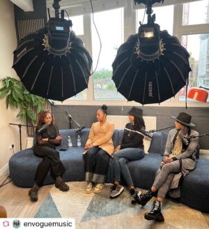 Rhona Bennett Instagram - UK trip photo dump... THANK YOU @bjthephotographer 📸 for capturing these memories🙏🏾🚀 #EVinLondon
.
#London #Travel #Singers #EnVogue #RhonaBennett #CoachRho #TerryEllis #CindyHerron #Interview #Media #LiveEntertainment