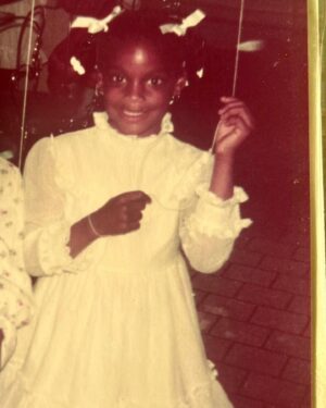 Rhona Bennett Instagram - I mean...! I am full of gratitude for all of the amazing birthday love that came my way today. 🙏🏾✨ Thank you to all of you who posted videos and shared sentiments of celebration. 🎉💕 I'm highlighting a few who stepped outside of their every day activities to pour in an immense amount of thoughtfulness into my space. 🚀 I AM GRATEFUL 🙌🏽💕🤛🏽😍🥳🚀🙏🏾🥰 #We #NewMusic #InstantClassic
.
#RhonaBennett #MissRNB #CoachRho #MissRNBxCoachRho #Love #EnVogue #AlwaysInTheClub #Zeta #PPU #PersonalPowerUniversity #Classic #HappyBirthday #NewSong #BirthdayLove #VibeOutChallenge