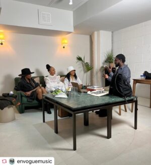 Rhona Bennett Instagram - UK trip photo dump... THANK YOU @bjthephotographer 📸 for capturing these memories🙏🏾🚀 #EVinLondon
.
#London #Travel #Singers #EnVogue #RhonaBennett #CoachRho #TerryEllis #CindyHerron #Interview #Media #LiveEntertainment