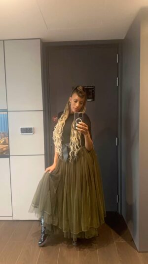 Rhona Bennett Instagram - When you have too much time to be creative on your hands 👀 😆 Keep Calm and Play In London 🇬🇧 #MissRNBxCoachRho #RhoseezyOnTheMove
.
#RhonaBennett #MissRNB #CoachRho #LifeCoach #Entertainer #Motivation #Inspiration #InstantClassic #Zeta #Fashion #Fun #London #UK #AlwaysInTheClub #EnVogue