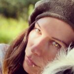 Rhona Mitra Instagram - 🔌 💡 Truth is singular (its versions are mistruths) gracias mi familia por recordármelo siempre... @thelastarkorphanage 🧉 🐴 🐕 🩶