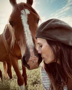 Rhona Mitra Instagram - 🔌 💡 Truth is singular (its versions are mistruths) gracias mi familia por recordármelo siempre... @thelastarkorphanage 🧉 🐴 🐕 🩶