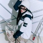 Rian Instagram - #광고 다가오는 봄 시즌 데일리 아이템으로 좋은 바람막이😎 네오 베이든 자켓 하나로 고프코어룩 완성🔎🖤 #노스페이스 #노스페이스바람막이 #바람막이 #고프코어 #화이트라벨 #THENORTHFACE #WHITELABEL
