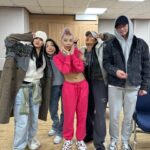 Rian Instagram - 2치카💋💋 @abm_exhibition . 먼길 보러온 가비갈 피낫츄 치워니 👄 사랑해