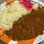 Rie Kitahara Instagram - 🍛🥄 GW限定で、 広島県みろくの里🎡にて きたりえカレーがキッチンカーを出しています🚗 レシピを伝授し、何度も試作を重ねていただいて、 味の最終チェックも経て、自信のある1皿ができました！！！ 本当に、本当に美味しいのこれ~！！！！ もう全員に食べてほしい！！！！ わたしも食べたい！毎日食べれる！ お近くにお住まいの方はぜひ食べてみてね🌷 そしてGWなのでお出かけで行ってみてね♡ 遊園地もレトロでとっても可愛いよ~❣️ #きたりえカレー #curry #スパイスカレー #みろくの里 #広島県福山市