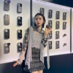 Rie Kitahara Instagram - 🩶 CASETiFY✖️呪術廻戦 in 香港🇭🇰 獄門疆のAirPodsケースすごい😳 特大獄門疆もテンションが上がりました❤️‍🔥 #呪術廻戦 がこんなにも世界中から愛されていることに感動したし興奮しました！ 違う言語を話す人と、共通の話題で盛り上がれる、素敵な空間でした🫶🏻 #PR #JujutsuKaisenxCASETiFY #呪術廻戦 #CASETiFY @casetify_jp @casetify