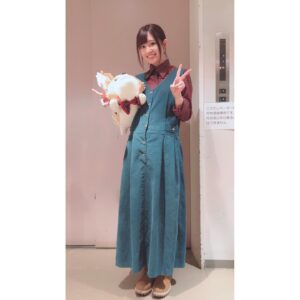 Rie Takahashi Instagram - 📷2018.10.7﻿
﻿
﻿
﻿
第5弾 #りえりー服﻿
『ゆるキャン△』の﻿
秘密結社ブランケット入団説明会！﻿
﻿
今日こそ手短にいくぞう。﻿
﻿
﻿
ゆるキャンはキャンプ作品⛺✨﻿
﻿
ステージにもキャンプグッズ、﻿
イベント内容もキャンプ飯づくりなど、﻿
まるごとキャンプイベントという事で、﻿
とにかくカジュアルにしたく！﻿
﻿
﻿
今回のイベントキービジュアルで﻿
斉藤恵那ちゃんが着ていた﻿
﻿
❤赤チェック×💚絶妙なグリーン﻿
をベースに選びました！﻿
﻿
ちなみに今回、﻿
赤チェックのリボンでおめかしした﻿
ちくわぬいぐるみも発売されていて、﻿
よき双子コーデになりました😘🐕🎀﻿
﻿
﻿
チェック選びめちゃくちゃ好きなんだけど、﻿
差し色や格子のサイズで表情かなり変わるよね。﻿
調べたら名前もたくさんありました。﻿
﻿
気に入ったチェックが見つかったら、﻿
季節問わずゲットしたいかも。﻿
チェックを選ぶって、﻿
運命的な作業だと思います。﻿
﻿
我ながらちくわとバランス取れてよかったわあ( ´ｪ` )﻿
﻿
﻿
﻿
靴はトレッキングシューズ。﻿
﻿
爪は、ゆるキャン色にしました。﻿
﻿
ゆるキャンの作風って﻿
かわいい色使いだし、ほっこりするし、﻿
お洒落さも満点だから、﻿
私もお洋服で彩りたいーって﻿
コーデ選ぶのも凄く楽しかったです☺﻿
﻿
﻿
﻿
2期と映画に向けて、﻿
最近ベランピングはじめました✌️﻿
﻿
﻿
﻿
﻿
#声優 #高橋李依﻿
#りえりー服﻿
#ゆるキャン﻿
#イベント衣装