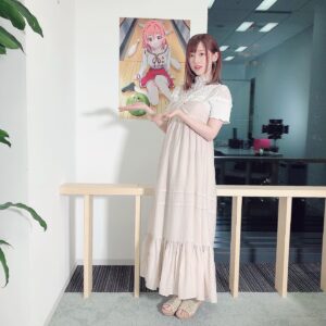 Rie Takahashi Instagram - 📷2020.6.13﻿
﻿
﻿
﻿
TVアニメ『彼女、お借りします』﻿
スペシャル特番﻿
「ニコ生、お借りします」﻿
に出演させていただいておりました🌸﻿
﻿
﻿
前にストーリーで衣装準備してるーって書いたのですが、今回急遽スタイリストさんが付いて下さることになって！﻿
甘えることにしました🙆🏻👌笑﻿
﻿
﻿
墨ちゃんのキャラ説明は、﻿
またオンエアが始まってからとか、﻿
放送内でもお喋りしたので割愛しますね🤫﻿
﻿
﻿
﻿
﻿
＊衣装＊﻿
‪︎❤︎‪︎上半分レースの白のハイネック﻿
❤︎ほんのりピンクのワンピース﻿
❤︎クッションインソールの編みサンダル﻿
﻿
﻿
ワンピは肩の辺りが﻿
右と左で太さ違いになってて、﻿
今回バストアップしか配信できない分、﻿
リモート映えするデザインでした✨﻿
ありがた～～い！﻿
﻿
﻿
クッションインソールは、﻿
見えないところで楽ちんスタイル😳﻿
編み上げは一気に夏感出るね！﻿
﻿
﻿
髪型は、墨ちゃんと同じで﻿
右サイドで三つ編み&ミニリボン。﻿
﻿
あと、実は今日の為に﻿
ほんのりピンクに染めちゃいました。照﻿
﻿
ピンクベースのブラウンって感じなので﻿
あんまり変わらないかもしれないんですが、﻿
自粛が少しだけ落ち着いたので﻿
久しぶりのお手入れついでに﻿
墨ちゃん用に整えてもらいました✂️﻿
﻿
﻿
﻿
*﻿
墨ちゃんの衣装を考える時は、﻿
Fi.n.t、axes femme、merry jenny﻿
Secret Honey辺りの﻿
甘い雰囲気のブランドさんだろうと﻿
準備していたのですが……、﻿
（墨ちゃん大学生だしね）﻿
﻿
いかんせん私が﻿
クラシカルやガーリーな系統を﻿
着なれていないので、﻿
なんか上手く決まらなくて😭💦﻿
﻿
今日はプロに、﻿
お姉さんらしさとふんわり感、﻿
等身大でちょうどいいバランスを﻿
落とし込んでもらい助かりました🙏🏻💦﻿
﻿
﻿
今年は、﻿
色々な系統に挑戦する夏になりそうです。﻿
どうか温かい目で見守っていて下さい。﻿
﻿
﻿
墨ちゃんの溢れる女子力に﻿
負けるな自分……！﻿
﻿
﻿
﻿
#声優 #高橋李依 #りえりー服 #彼女お借りします #かのかり #アニメ #anime