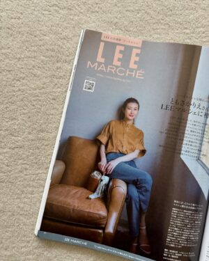 Rie Tomosaka Instagram - ⁡
 @magazinelee 
6月号発売中です！
地味色コーデ特集が最高
私も地味色しか着ないから🥹🫶
沢山質問もらったリップは
 @hermes だったと思います💄
撮影とっても楽しかった〜
⁡
@leemarche では
初めての別注アイテムを✨
@myweakness_official 
⁡
みんな見てね♡
