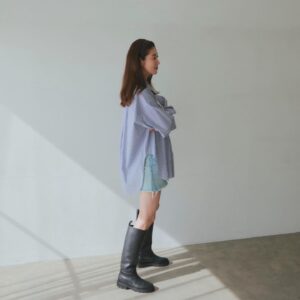Rie Tomosaka Instagram - ⁡
MWの春のアイテムが公開になりました！
ホームページもぜひご覧くださいませ🧚
楽ちんワンピも私の好きな食べ物ロゴTも
揺れるスカートも編み編みニットも
形最高なパンツもシャツも
使い勝手良すぎるロンTも
刺繍がポイントのトートも
どれもオススメでございます♡
⁡
3月15日(金)20時から販売スタート！
3月13日(水)20時から着用ライブやります
⁡
@myweakness_official 
⁡