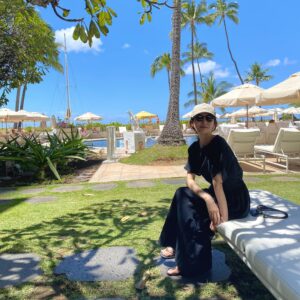 Rie Tomosaka Instagram - ⁡
一年中あたたかい場所で暮らしたいなぁ🌴
⁡
👗 @myweakness_official 
🧢 @thenorthfacejp 
🕶️ @tomford 
🩴 @locals_jp