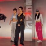 Rihey Instagram - @bangall_danceacademy 아주 짧고 굵게 뽝! 너무 멋지게 보여준 뱅걀즈들 수고했어요❤️‍🔥 할까말까 고민하다 결국 이제야 달려보는 유앤미 🎧 @jennierubyjane #younme 👯‍♀️ @rib0n.kr @foxy.kr