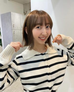 Riho Iida Instagram - new hair🪮
μ'sオーケストラコンサートに向けて
メンテナンスしてきました✨

@yasugi_eriko と
ひたすらスピスピ愛 @kanbajyanaiyo を
語っていたらあっという間🫶🏻

ありがとうございました♡
オカワなお名刺いただきました🟪⬜️