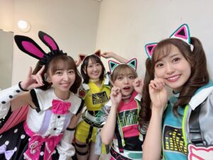 Riho Iida Instagram - プリティーシリーズWinter LIVE 2023❄️
香田澄あまり🐰

10枚目
歴史あるプリティーシリーズの主人公組に入って
パフォーマンスさせていただくなんて
本当に本当に光栄で嬉しすぎました..😭✨

1枚目
ポォロロ役のここちゃんと新曲初披露🍃
緊張したけど2人だから心強かったです。
9話のアニメ放送でもぜひライブパート見てね！

合間で写真撮れたみんなと♡

楽屋ではそらまると隣に座ってたよ🔔
写真撮ったと思ったら
動画になってる〜ってやつになっていたので
私だけの思い出に🤣🫶🏻

#プリティーシリーズ
#pripara
#香田澄あまり