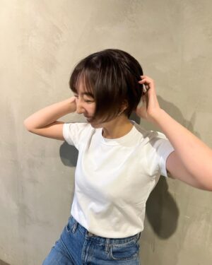 Riho Iida Instagram - ✂︎🍃

髪きりました。さっぱりーー!!

どうですか??