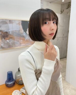 Riho Iida Instagram - 🪮
昨年の美容院納めでお世話になった時のです🤎

動画は、いつもこれ撮るけど
どうしたら良いか分からないわ〜って言ってます。🤣

@yasugi_eriko 
ありがとうございました✨

#ボブ #ボブヘア