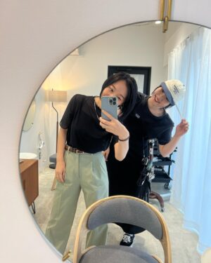 Riho Iida Instagram - hair change🪮

いつもお世話になっている
八杉さん @yasugi_eriko

フリーになられてから
初めてお店におじゃましました。

今まで居た環境から
新たな一歩を踏み出して挑む姿すごい！
かっこいい！

これからも応援しております。

いつもありがとうございます🩵

#ショートカット #ショートボブ
#ミニボブ #hairstyle