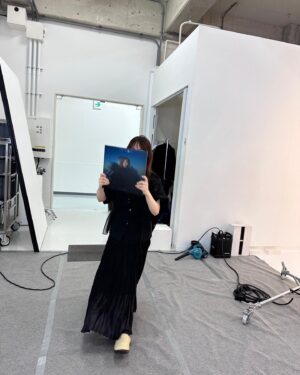 Riho Sayashi Instagram - 2 years since my solo debut:)
ソロデビューから今日で2年が経ちました👏
今年もツアーが出来る。なんて嬉しいこと。
上手くいくことばかりでは無いですが、全て楽しめています。それは本当に周りの人達、皆さんのお陰なんですけどね😌

2年間で、大切にしたいと思える記憶、人が沢山増えました。これからも広がっていくのかな。
楽しみです🫶

そして今日、UNISONのLP盤が発売されました。
私の楽曲としては初めてのLP、そして初めてインストゥルメンタルが収録されています。大好きインスト。是非よかったら^ ^

ツアーまでもう2ヶ月を切りました。
今年は秋に会おうねーーーーーー

❤️