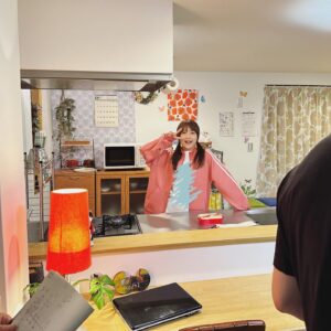 Riho Sayashi Instagram - ドラマ『めんつゆひとり飯』
本日23時スタート！

毎週土曜日 BS松竹東急にて。
BSだけど無料放送ですので是非。

毎週お会いできる事、楽しみにしてます📺

ドラマ同様、皆でわいわい毎日撮影中〜