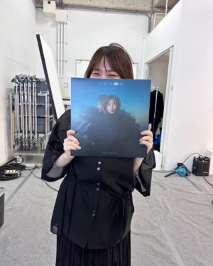 Riho Sayashi Instagram - 2 years since my solo debut:)
ソロデビューから今日で2年が経ちました👏
今年もツアーが出来る。なんて嬉しいこと。
上手くいくことばかりでは無いですが、全て楽しめています。それは本当に周りの人達、皆さんのお陰なんですけどね😌

2年間で、大切にしたいと思える記憶、人が沢山増えました。これからも広がっていくのかな。
楽しみです🫶

そして今日、UNISONのLP盤が発売されました。
私の楽曲としては初めてのLP、そして初めてインストゥルメンタルが収録されています。大好きインスト。是非よかったら^ ^

ツアーまでもう2ヶ月を切りました。
今年は秋に会おうねーーーーーー

❤️