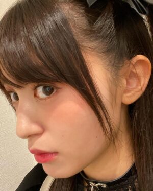 Rikako Aida Instagram - 🗓10.31 🎃👻
家で練習した時のほうがメイクうまくいったかも。
持ってる赤系のシャドウを引っ張り出してみました。
加工せずノーマルカメラのほうがメイクの色味が出てよかった！

#病み可愛い
#地雷系女子 
#地雷メイク