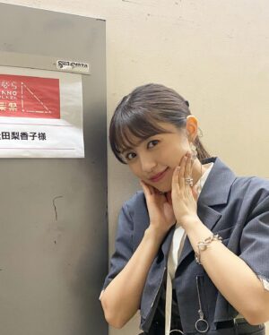 Rikako Aida Instagram - 🗓️06.03 さよなら中野サンプラザ音楽祭②

2着目のお衣装👗
グレーでカッコいい少し大人な感じの衣装をリクエストさせて頂きました🫶