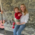 Riki Lindhome Instagram - Special office visitor 💕🎸