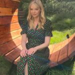 Riki Lindhome Instagram - Just hanging out in a yard barrel 🛢️